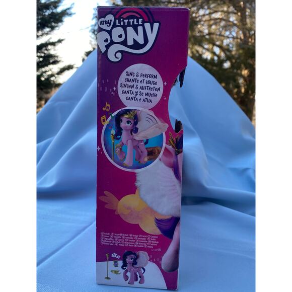 Hasbro My Little Pony New in Box "Princess Petals", singing star Wings flap! - Picture 7 of 12